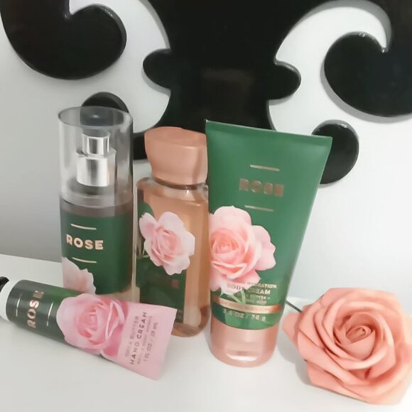 Other - Bath and body works Rose Travel set